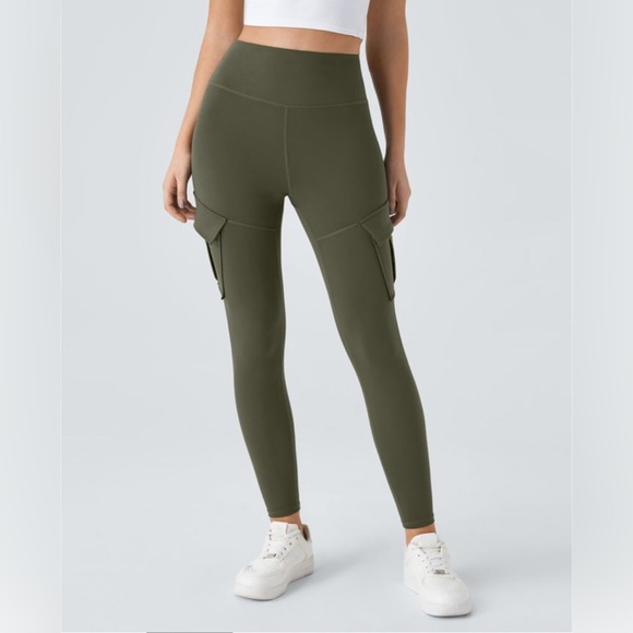 HALARA Pants - NWT Halara High Waisted Cargo Pocket Skinny Yoga Leggings Size XS